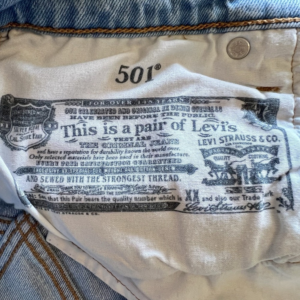 Levi's 501 Shorts Womens Blue High Rise Acid Wash Denim Cutoff Button Fly Sz 28 - Picture 9 of 9